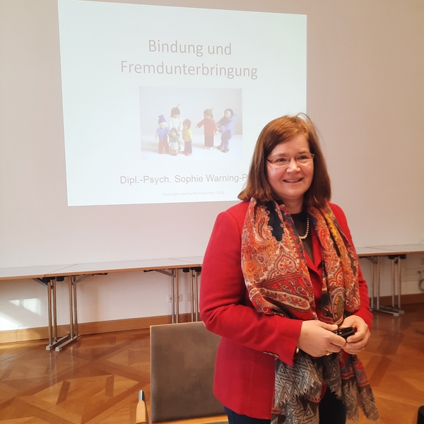 Frau Dipl. Psych. Warning-Peltz